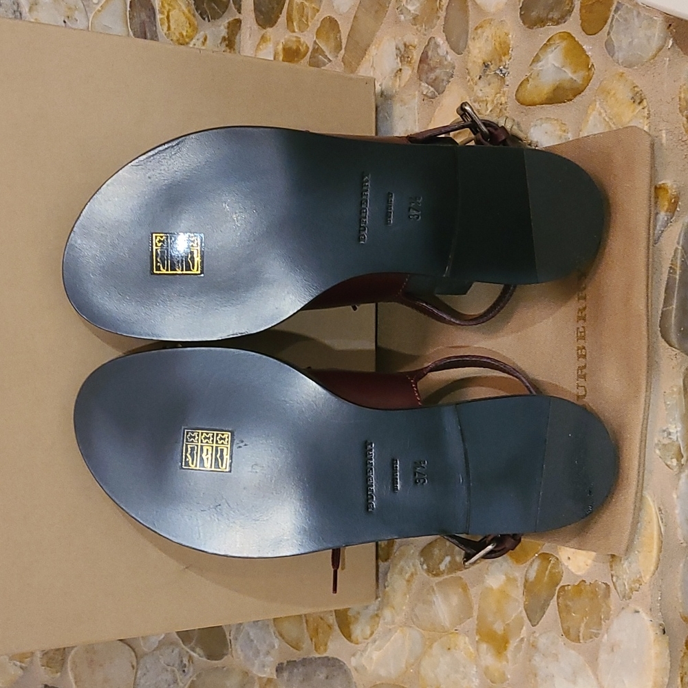 BURBERRY KILTIE FRINGE LEATHER SANDALS - Picture 9 of 16